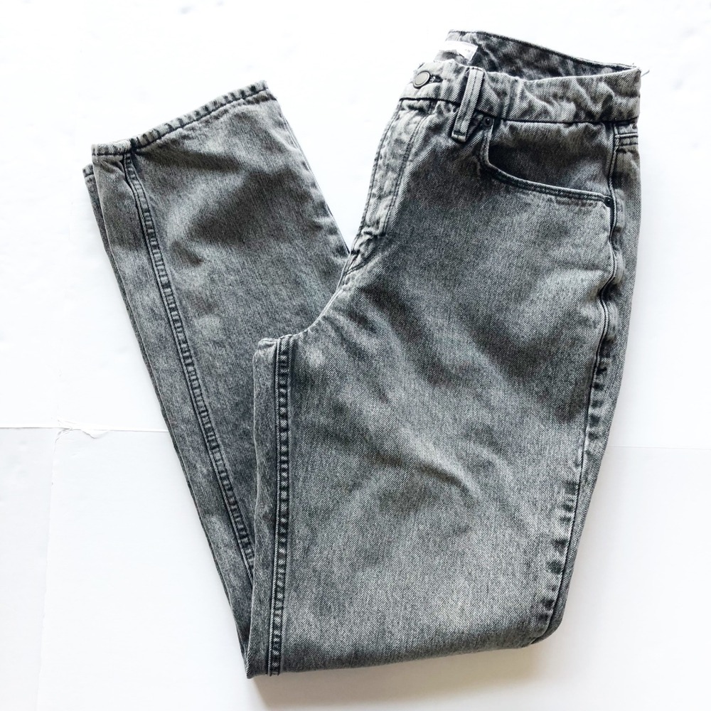 Good American Straight Leg Jeans in Washed Gray - Picture 2 of 9